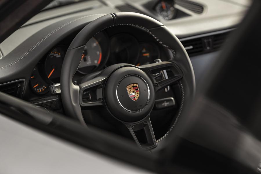 Панель приборов Porsche 911 GT2 RS (991) 2017 года  (NA) (фото 25 из 42)